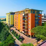 Seaside Getaway With Terrace In Apartmán Bibione