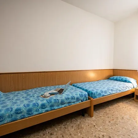 Seaside Getaway With Terrace In Μπιμπιόνε